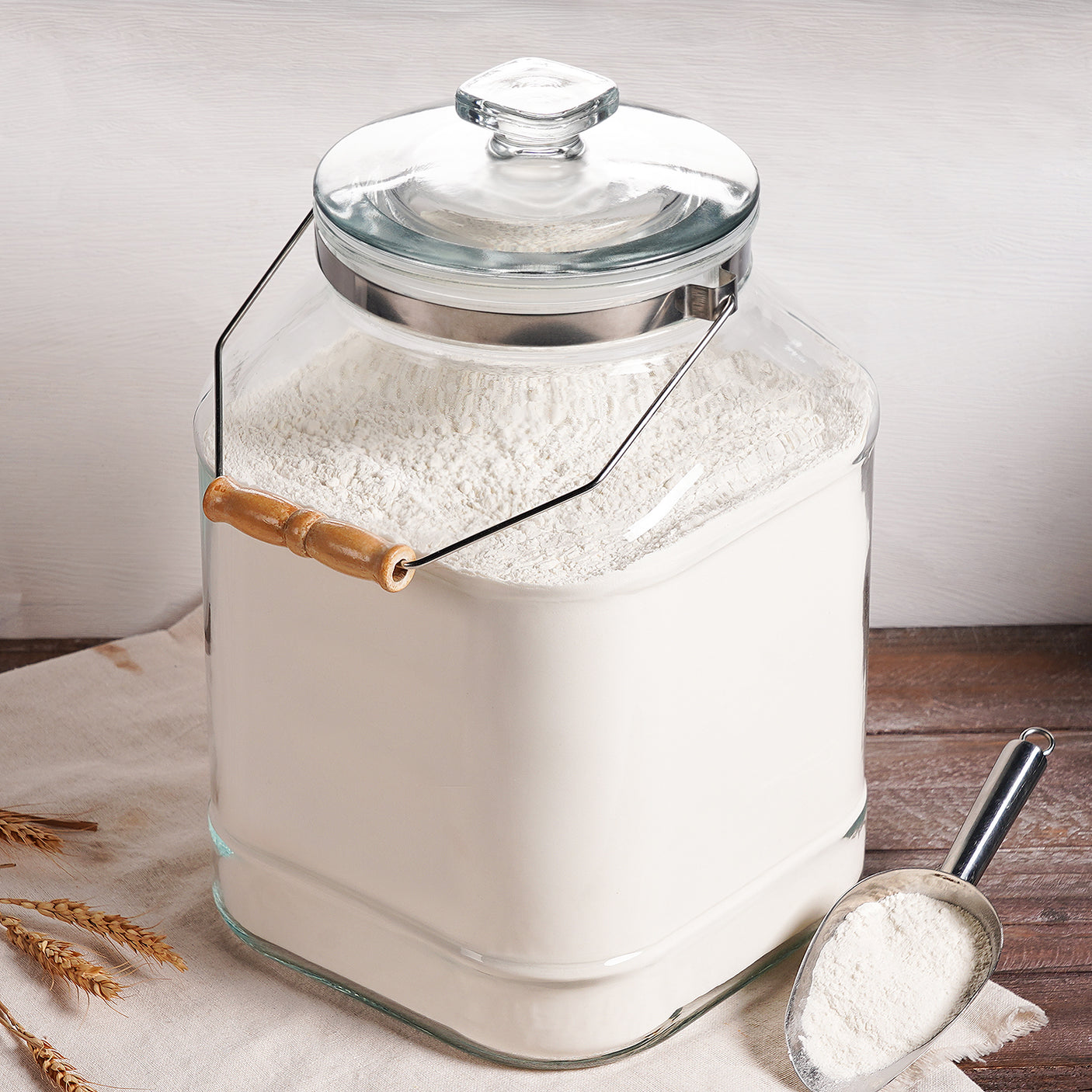 2.5 Gallon Square Glass Jar with Removable & Rotatable Wooden Handle